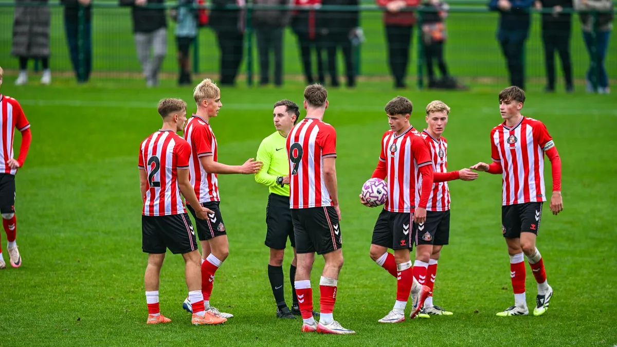 报道：尼尔在U18队与森林队战平的比赛中取得关键进球