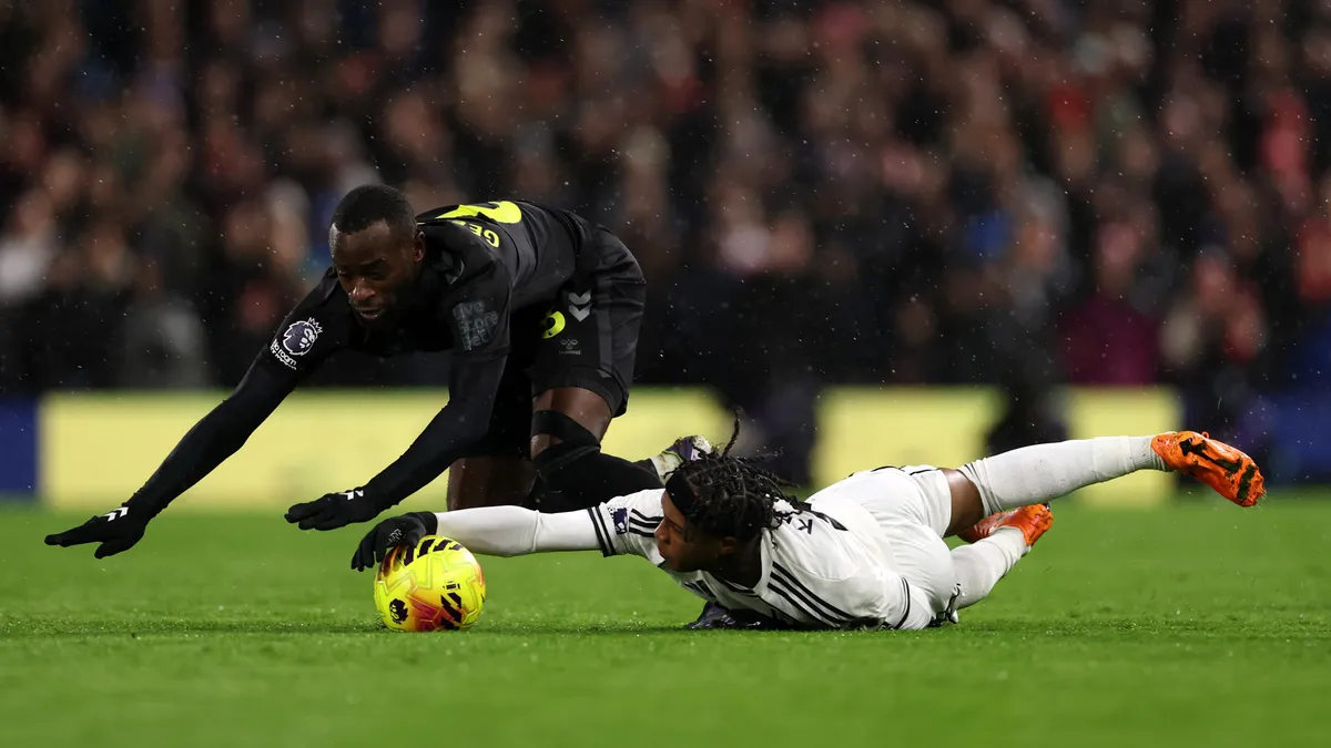  报道：小伙子们在富勒姆失利